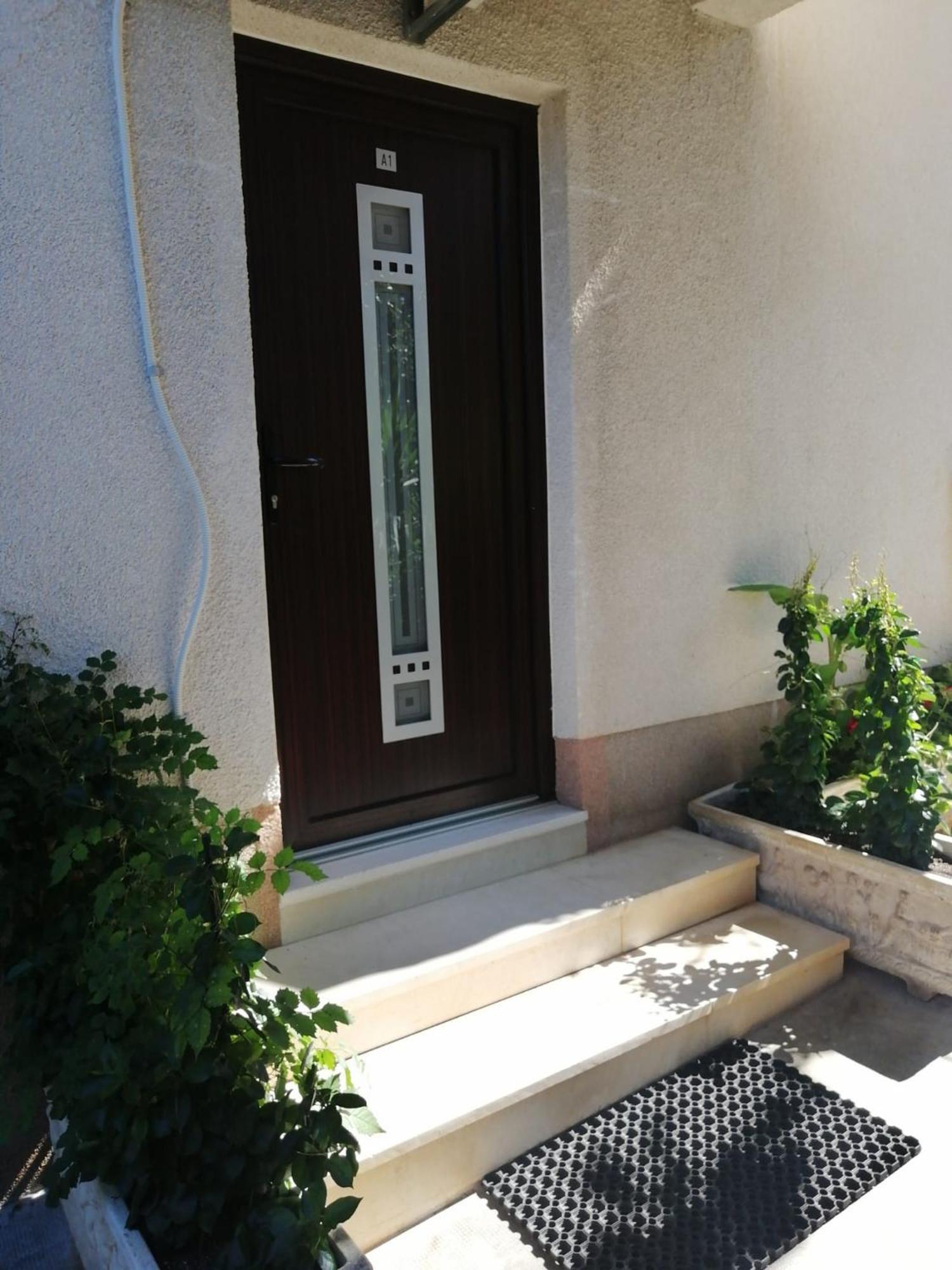 Apartments Kursan Seget Vranjica Buitenkant foto