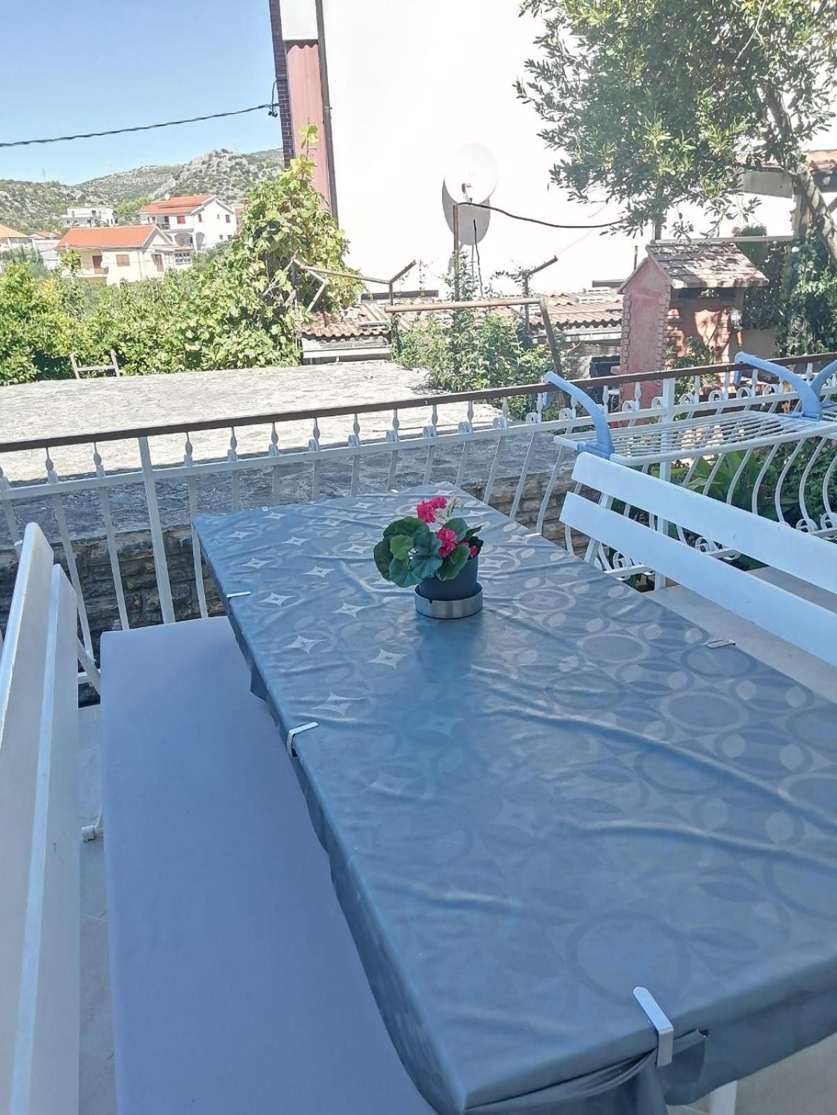 Apartments Kursan Seget Vranjica Buitenkant foto