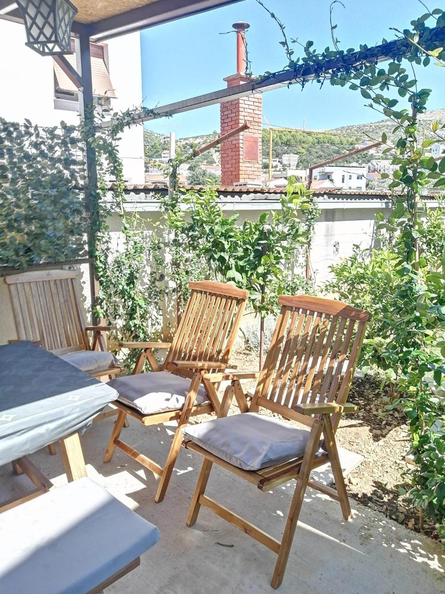 Apartments Kursan Seget Vranjica Buitenkant foto