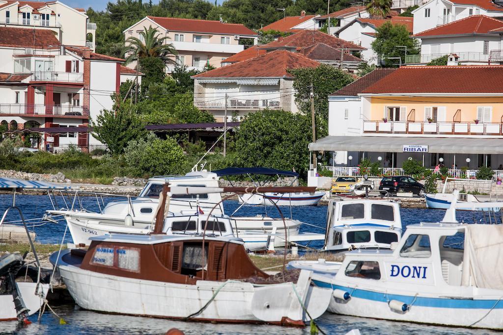 Apartments Kursan Seget Vranjica Buitenkant foto